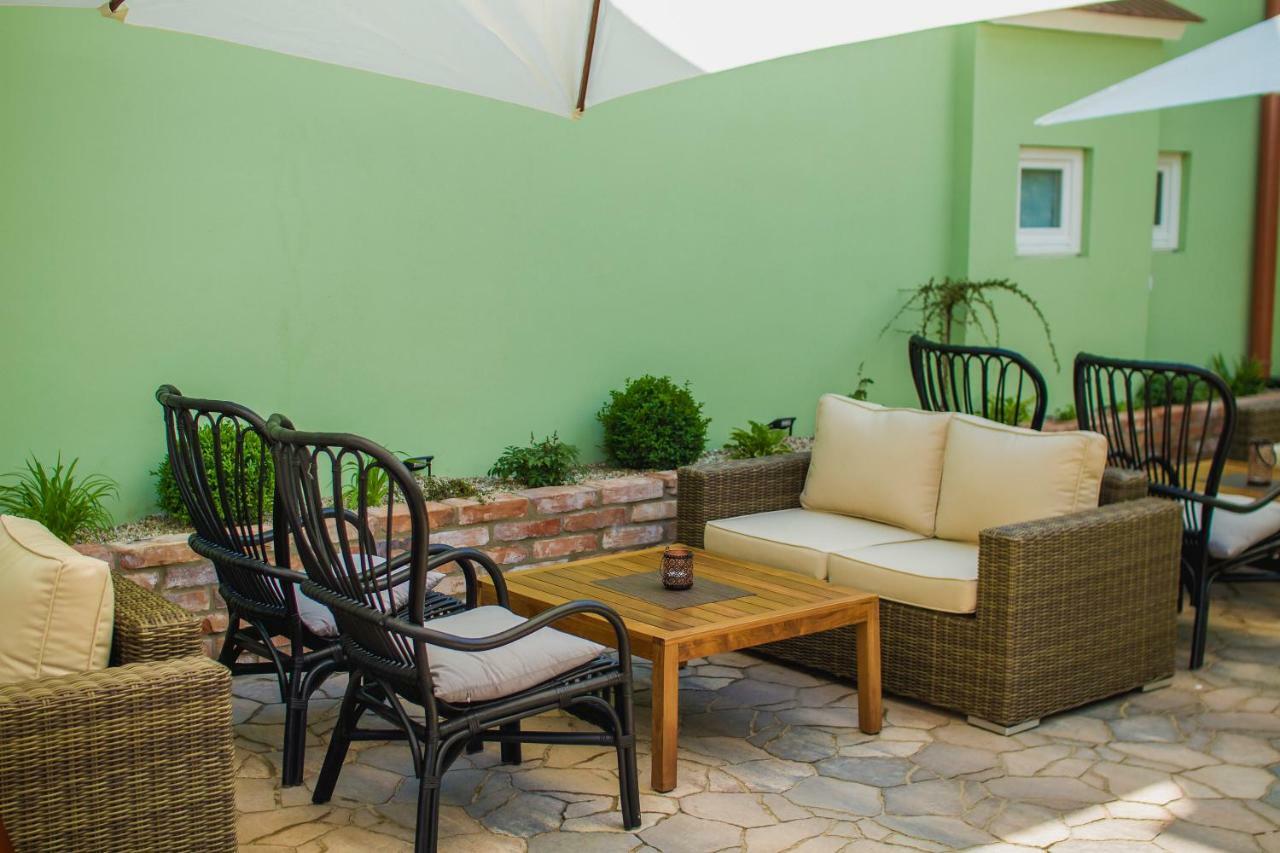 Penzion Kuria Nové Mesto nad Váhom Εξωτερικό φωτογραφία