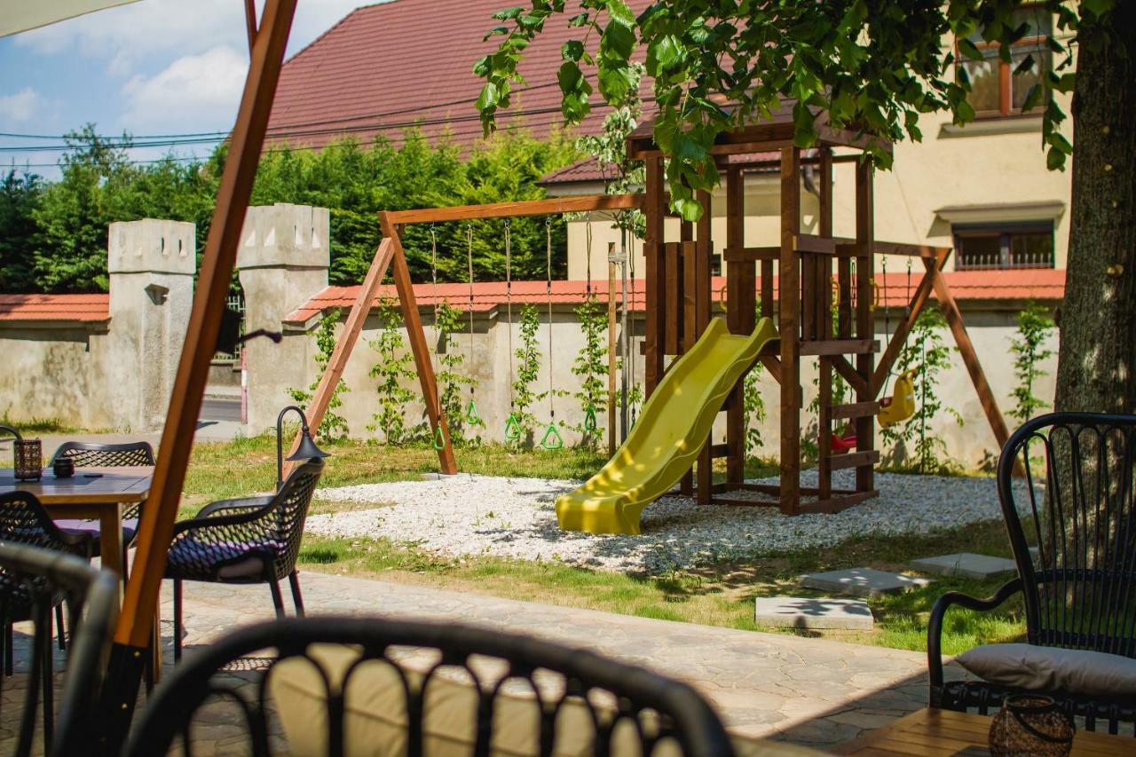 Penzion Kuria Nové Mesto nad Váhom Εξωτερικό φωτογραφία